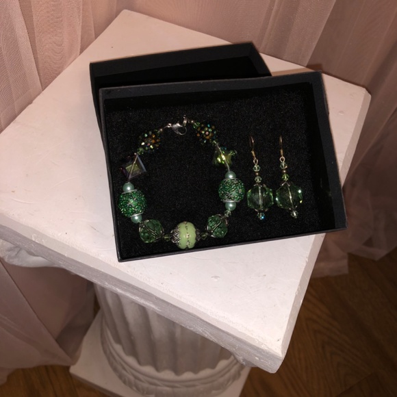 Lucy Collection Hand Made Jewelry by you’re posher women’s bracelet and earrings - Picture 9 of 10